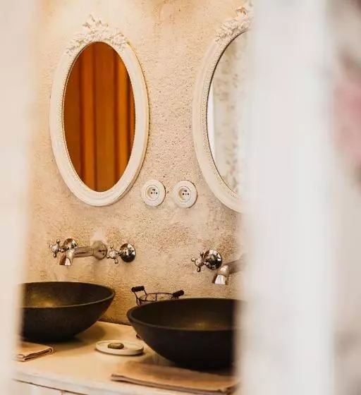 Aamiaismajoitus (B&B) Demeure De La Carmine, Sejour Bien Etre D Exception, Piscine, Hammam, Champagne