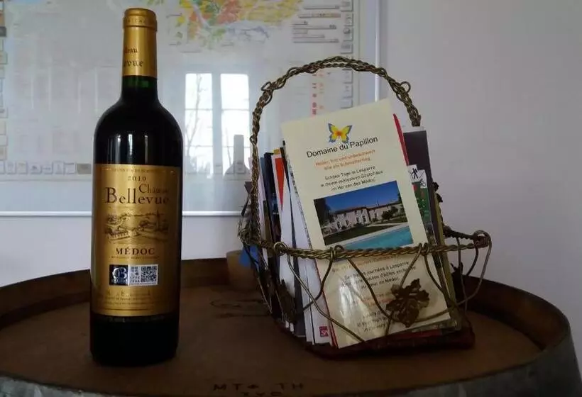 تختخواب و صبحانه Domaine Du Papillon