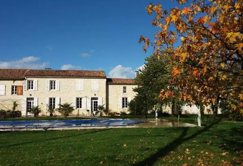 تختخواب و صبحانه Domaine Du Papillon