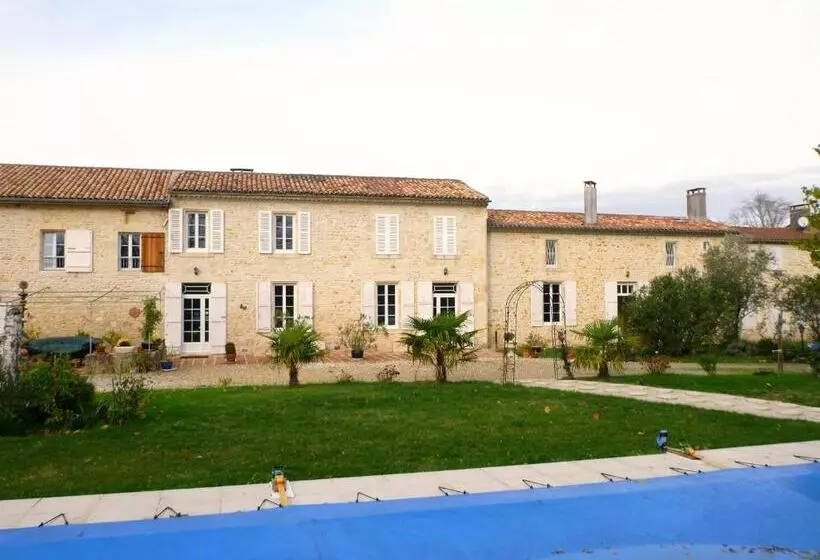 تختخواب و صبحانه Domaine Du Papillon