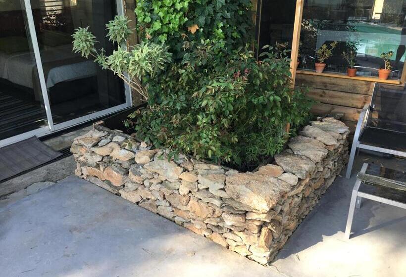 تختخواب و صبحانه Inn 4 Bears