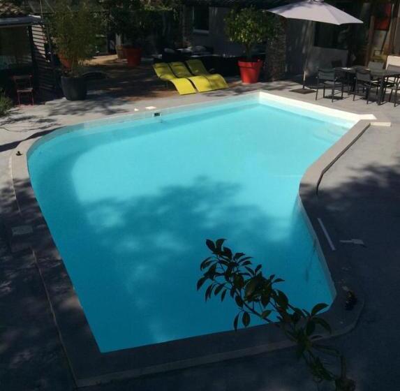 تختخواب و صبحانه Inn 4 Bears