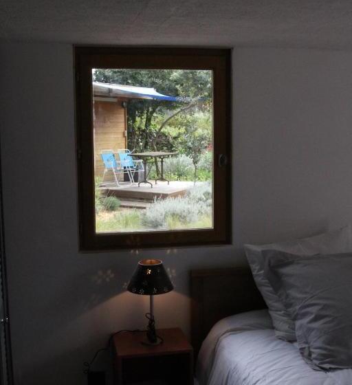 تختخواب و صبحانه Inn 4 Bears