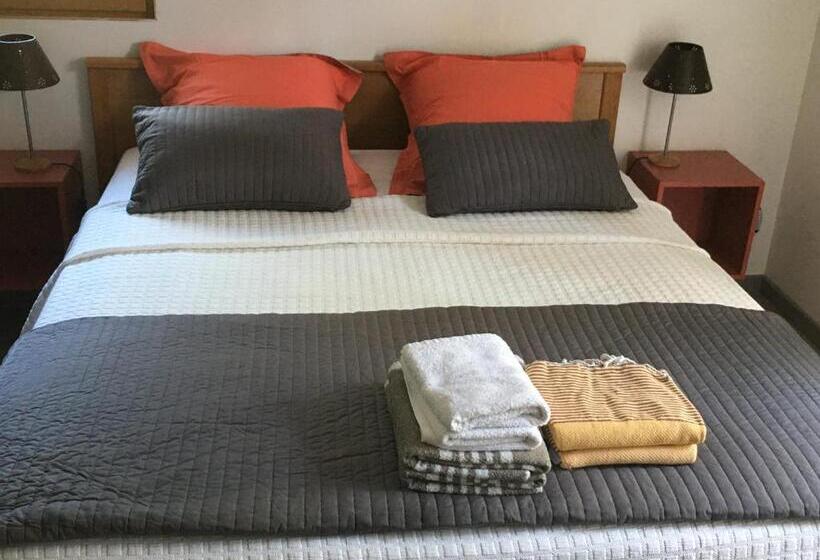 تختخواب و صبحانه Inn 4 Bears