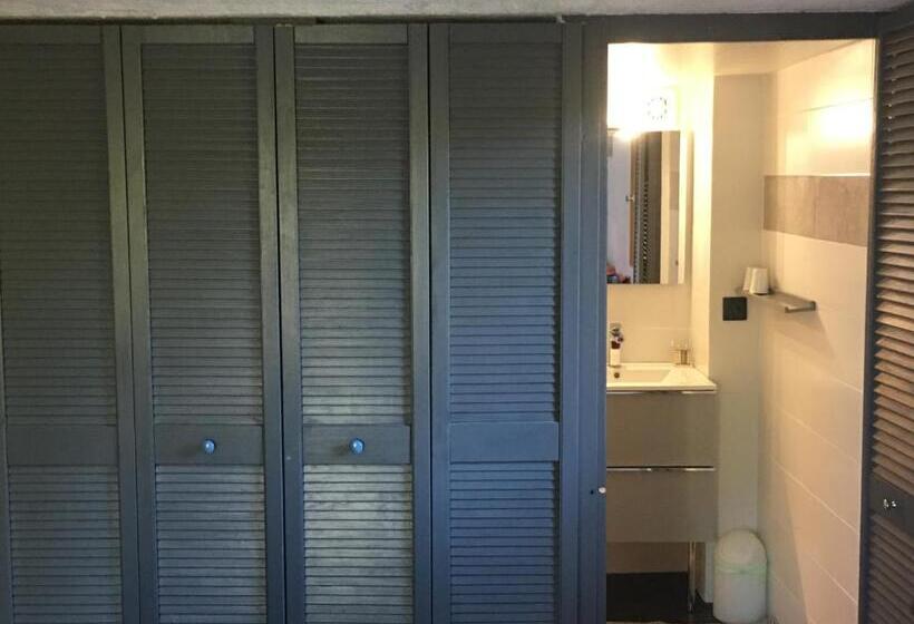 تختخواب و صبحانه Inn 4 Bears