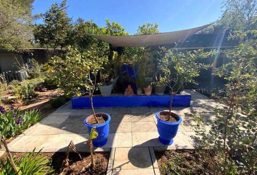 تختخواب و صبحانه Inn 4 Bears