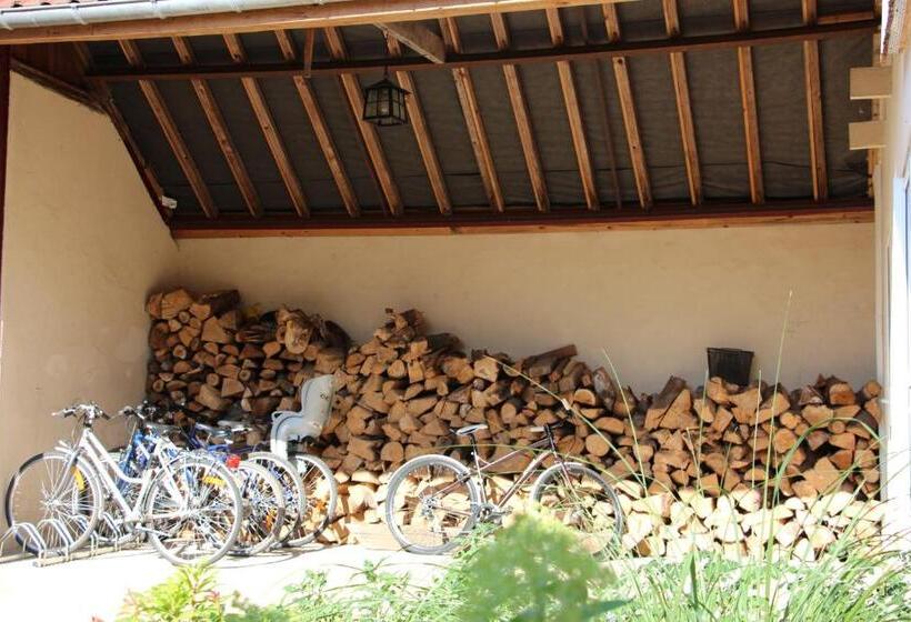 민박 L Alisier Chantant