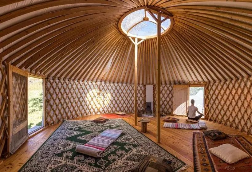 تختخواب و صبحانه La Ferme De Beauté
