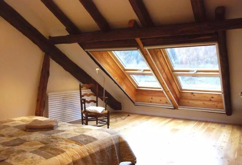 تختخواب و صبحانه La Ferme De Beauté