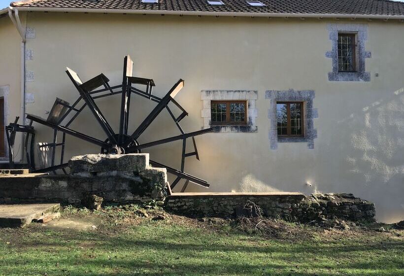 ベッドアンドブレックファースト Moulin Du Fontcourt Chambre D Hôtes