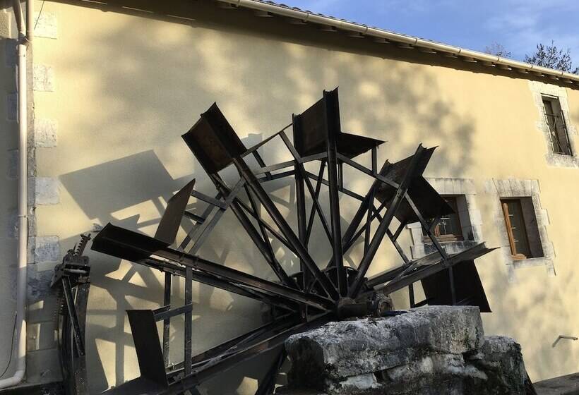 ベッドアンドブレックファースト Moulin Du Fontcourt Chambre D Hôtes