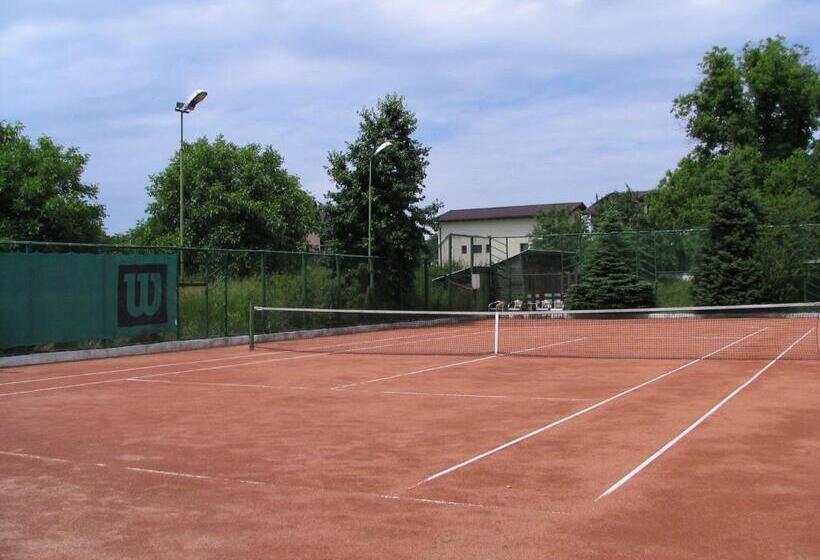 هتل C&c Karo Resort