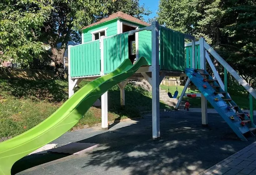 هتل C&c Karo Resort