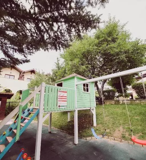 هتل C&c Karo Resort