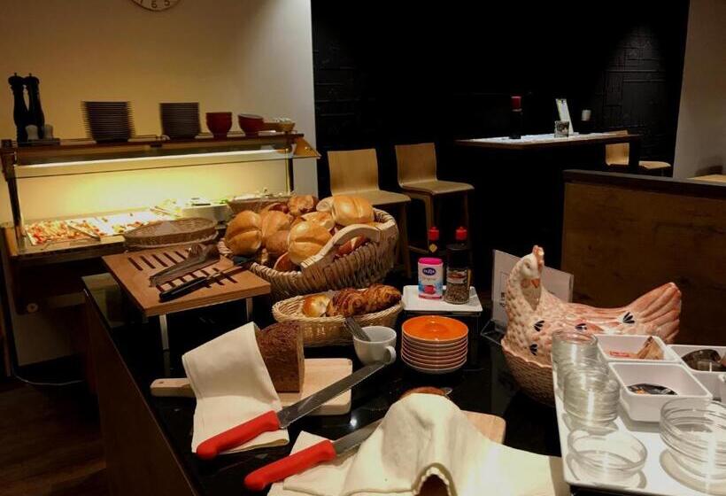 בית מלון כפרי Goll Pforzheim Niefern