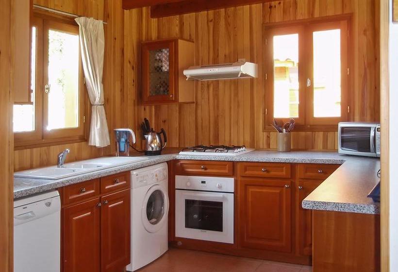 Maison De 2 Chambres Avec Vue Sur Le Lac Piscine Partagee Et Jardin Amenage A Lachapelle Auzac