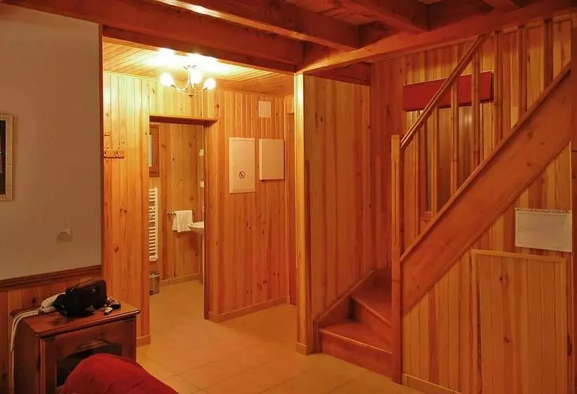Maison De 2 Chambres Avec Vue Sur Le Lac Piscine Partagee Et Jardin Amenage A Lachapelle Auzac