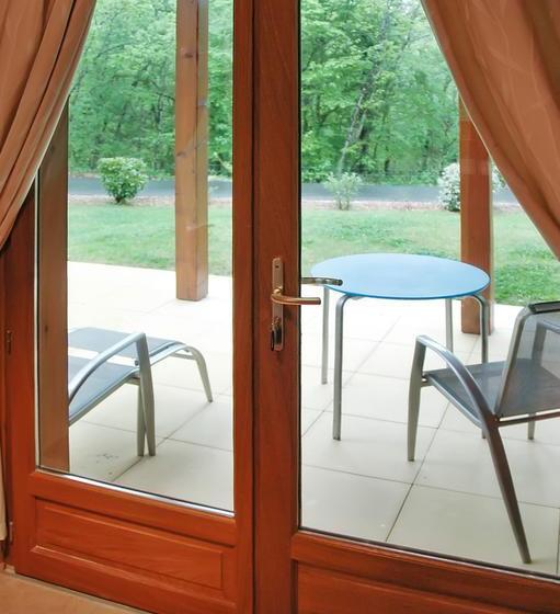 Maison De 2 Chambres Avec Vue Sur Le Lac Piscine Partagee Et Jardin Amenage A Lachapelle Auzac