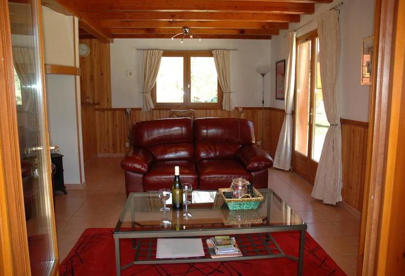 Maison De 2 Chambres Avec Vue Sur Le Lac Piscine Partagee Et Jardin Amenage A Lachapelle Auzac