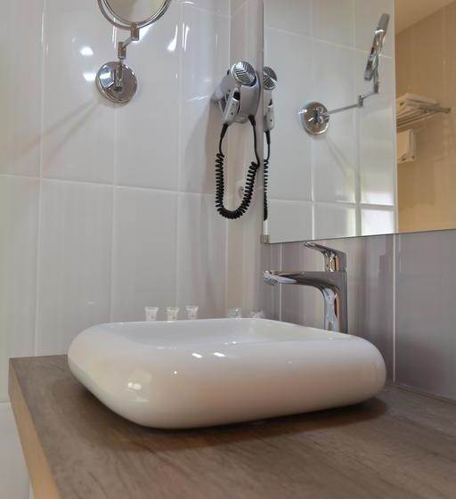 هتل Les Chambres De L Ady