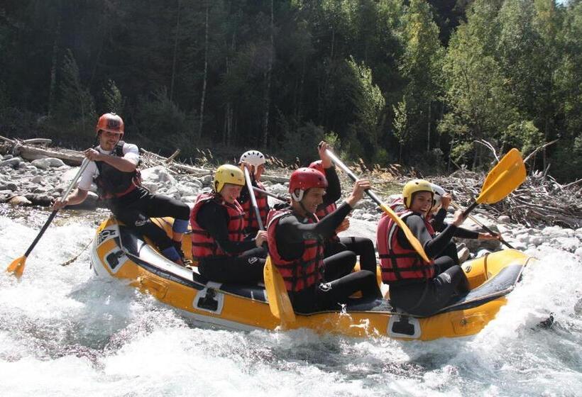 Отель Yak Avenir