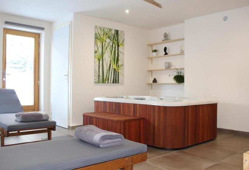 Отель Yak Avenir