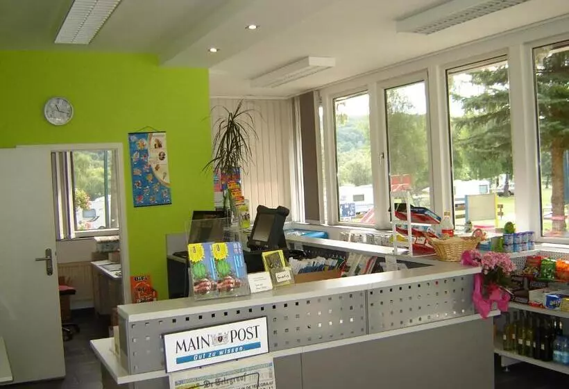リゾートホテル Azur Camping Wertheim