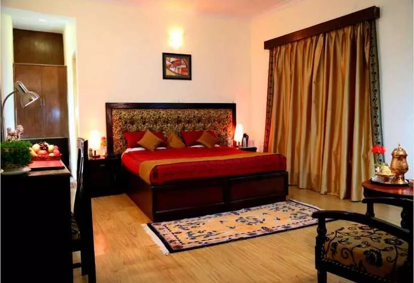 Hotel Royal Palace   Leh
