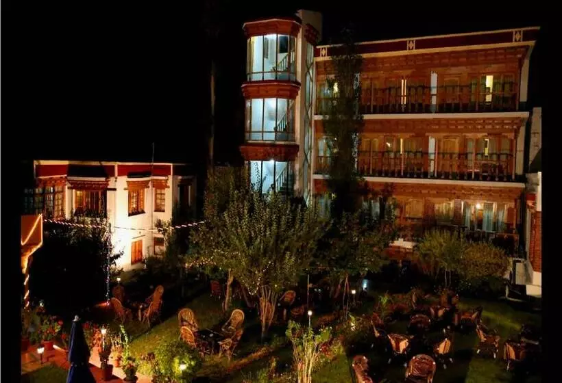 Hotel Royal Palace   Leh