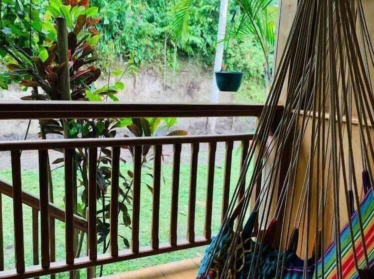 ユースホステル La Casa De Cecilia Mindo