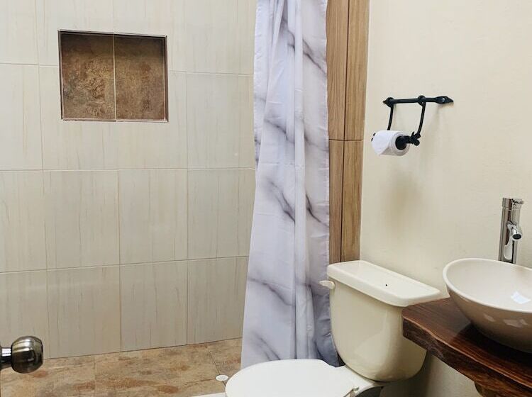 ユースホステル La Casa De Cecilia Mindo