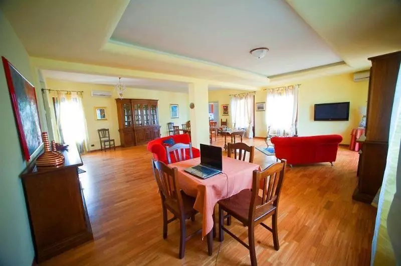 تختخواب و صبحانه Bed&Breakfast Villa Tea
