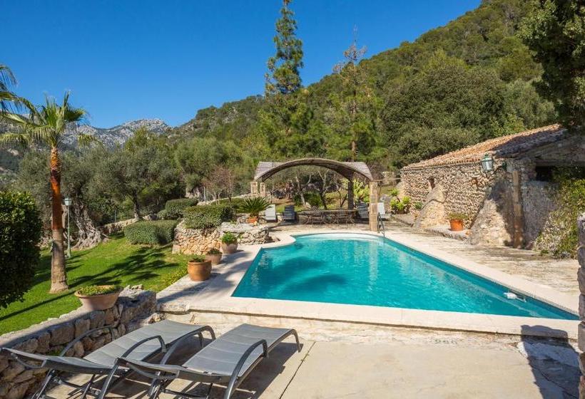 هتل Finca Es Castell