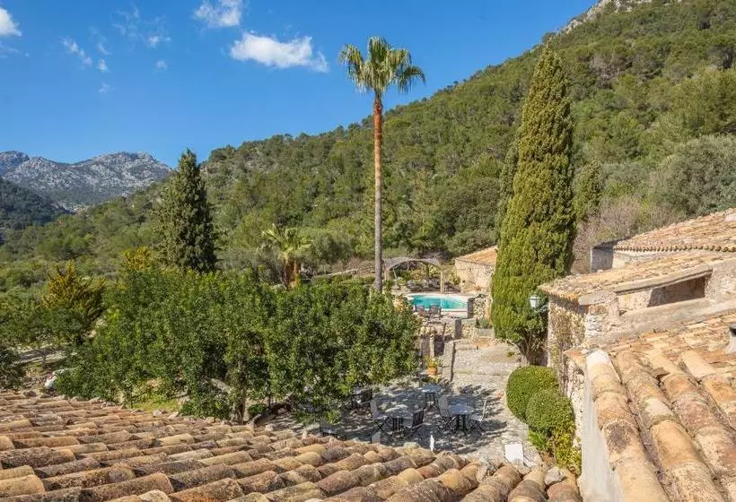هتل Finca Es Castell