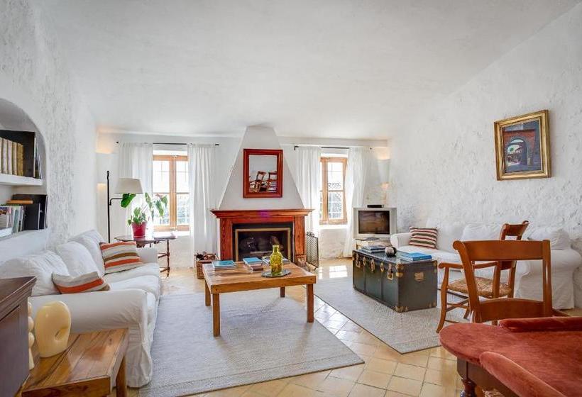 هتل Finca Es Castell