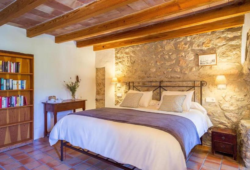 هتل Finca Es Castell