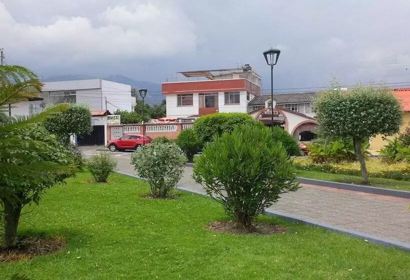 Hotel Hostal El Parque Tababela