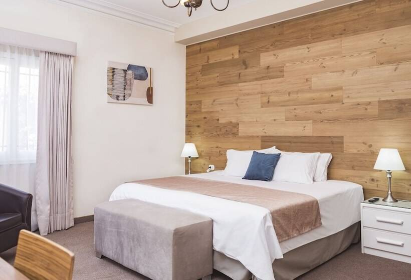 ホテル Hostal Lirium