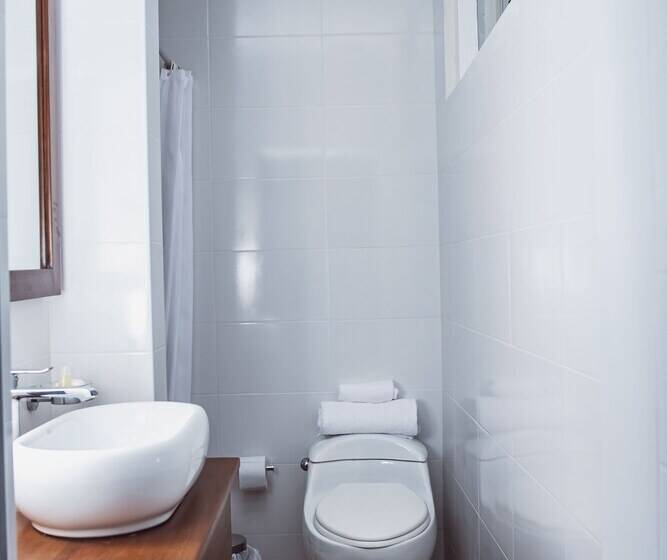 ホテル Hostal Lirium