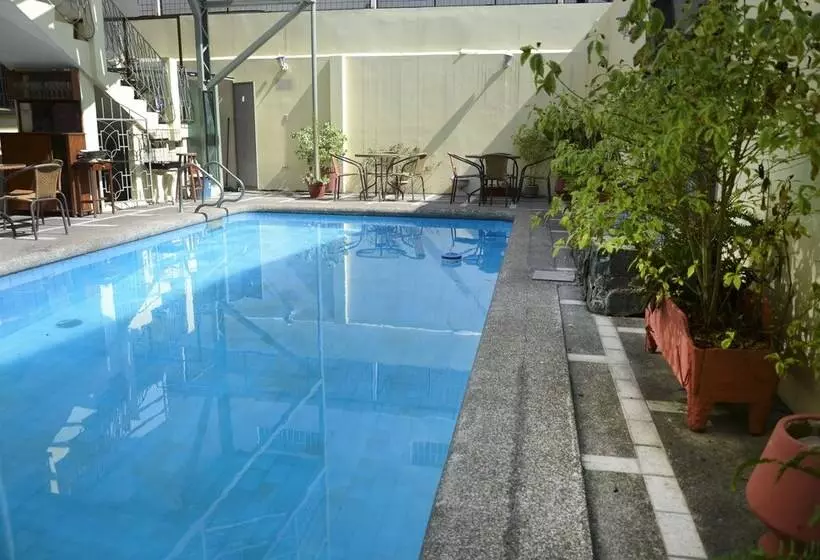 ホテル Hostal Perla Real Inn