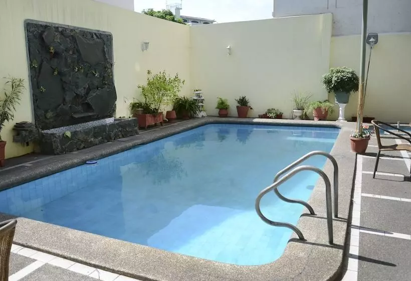 ホテル Hostal Perla Real Inn