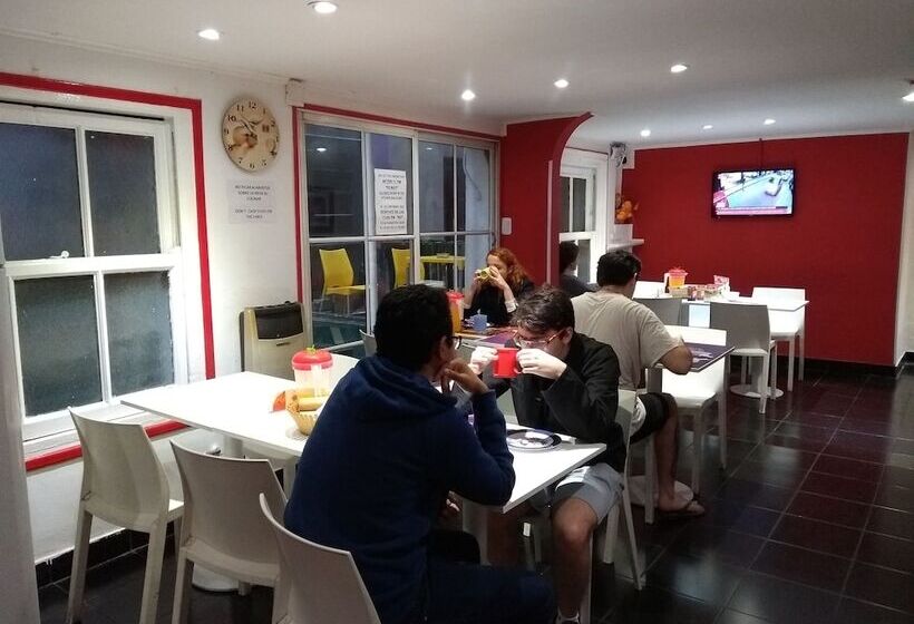 هتل Hostel Estoril