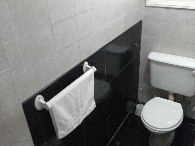 هتل Hostel Estoril