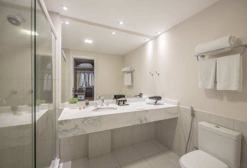 호텔 Intercity Curitiba Centro Civico