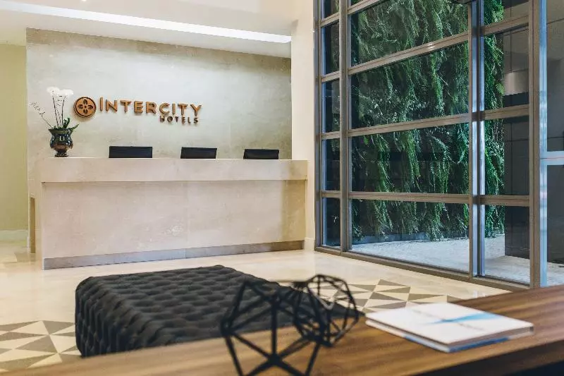 هتل Intercity Curitiba Centro Civico