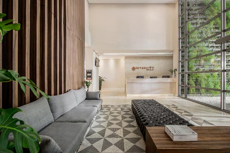 호텔 Intercity Curitiba Centro Civico