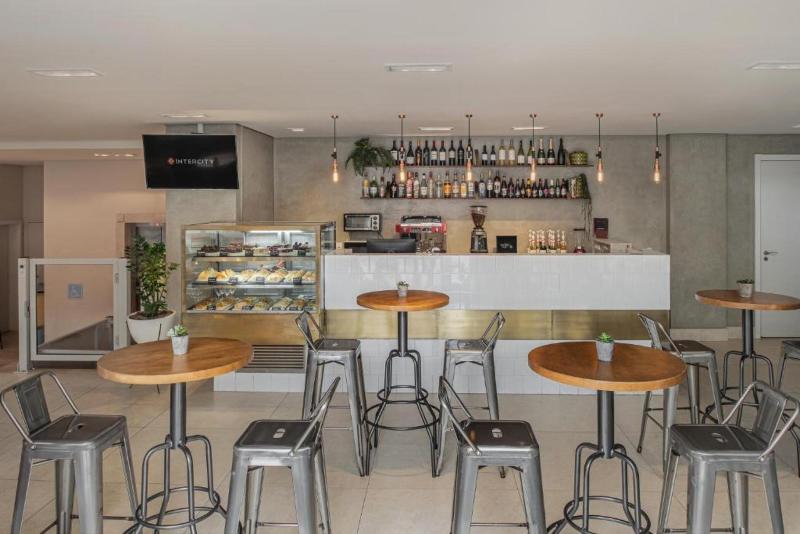 호텔 Intercity Curitiba Centro Civico