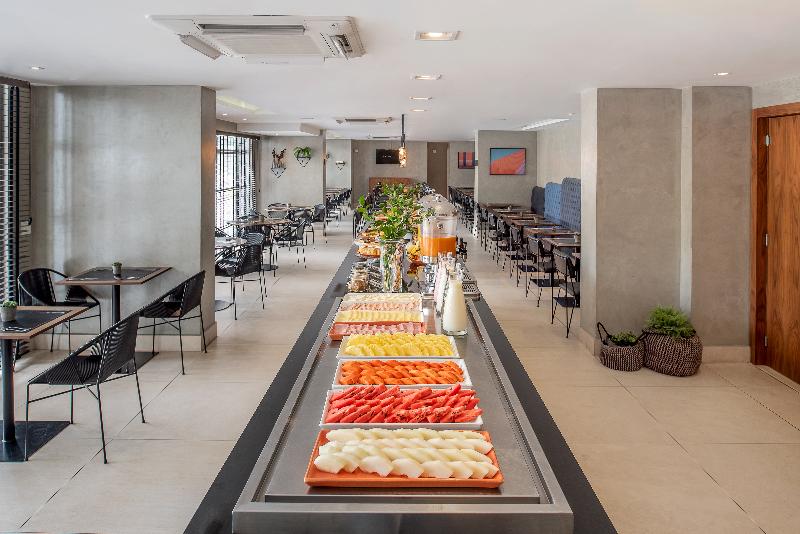 호텔 Intercity Curitiba Centro Civico