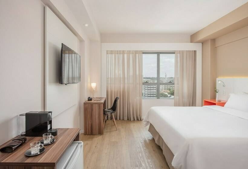 호텔 Intercity Curitiba Centro Civico