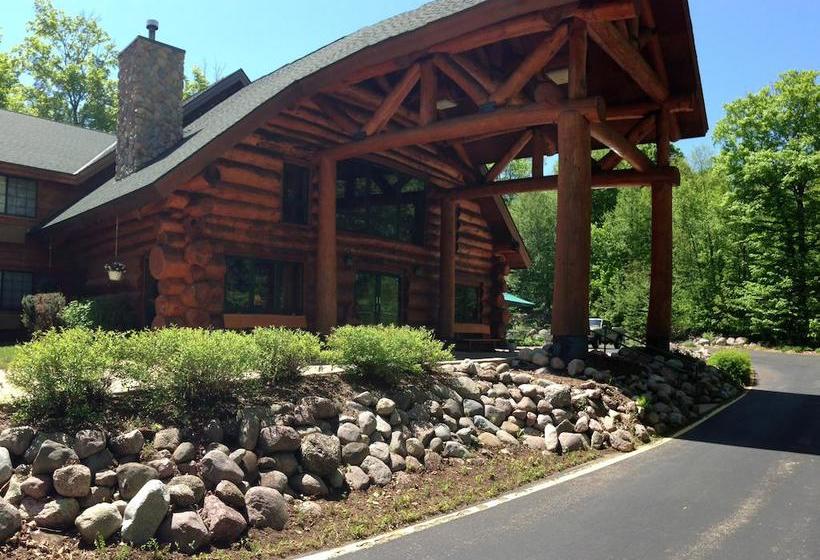 Отель Konkapot Lodge